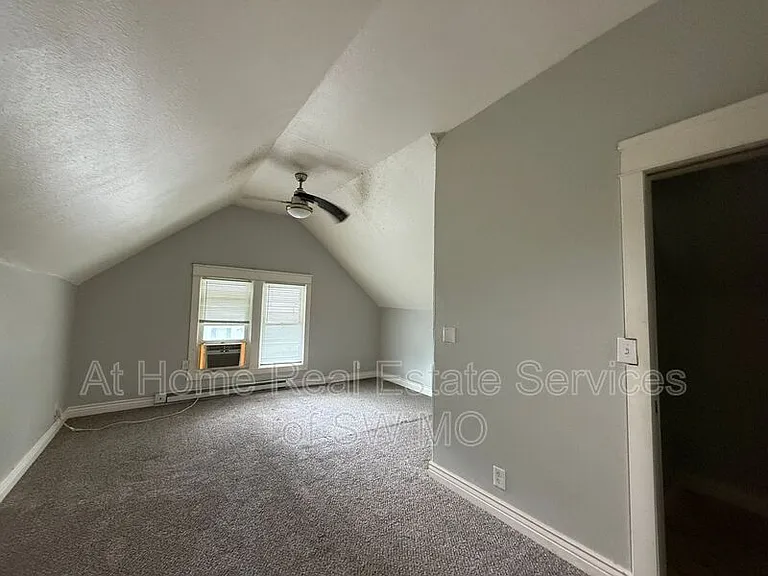 820 S New Ave — Photo 6