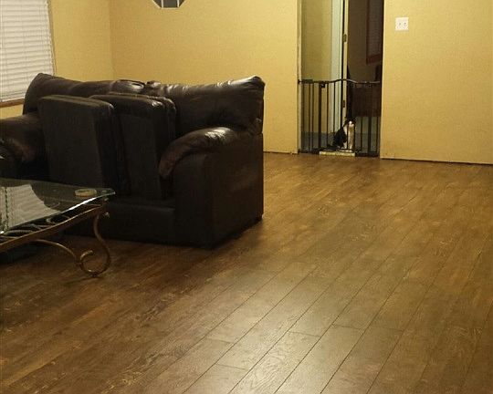 5th image of 130 Hillcrest St