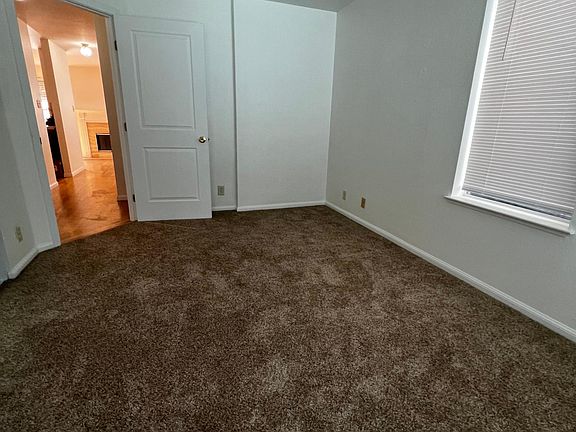 5th image of 222 Lily St