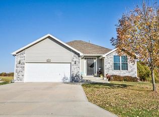 801 168th St, Basehor, KS 66007
