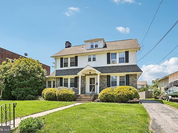 2nd image of 722 Drexel Ave