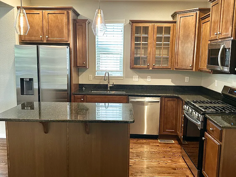 3177 Geneva Ct — Photo 7
