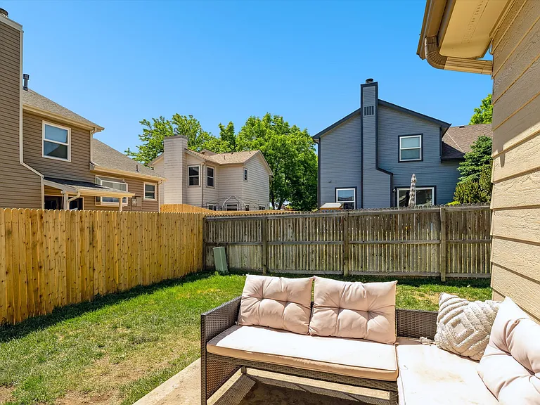 9168 W Maryland Pl — Photo 15