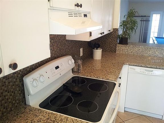 4th image of 1054 Alpug Ave