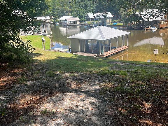 2nd image of 137 E Bay Dr