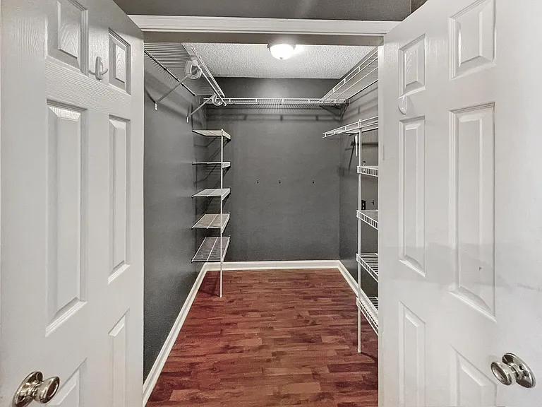 3903 Black Walnut Dr — Photo 13