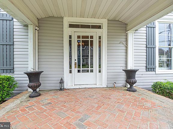 4th image of 8318 Langmaid Rd