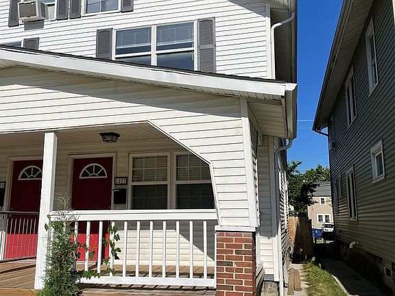 2nd image of 1275-1277 N 6th St