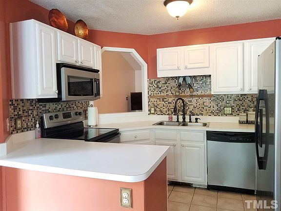 2nd image of 1008 Moat Ct