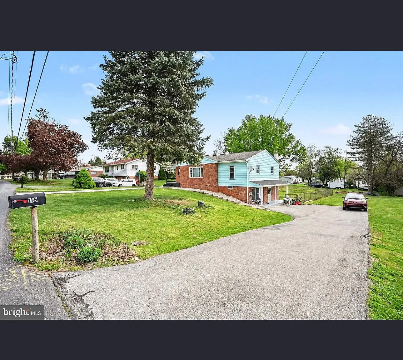 5 bed, 2464 sqft, $2,200 — Photo 3