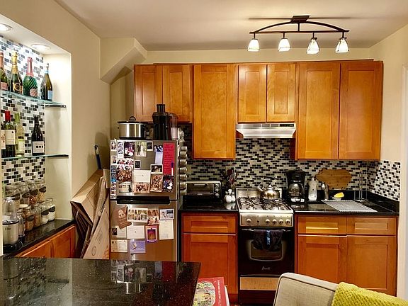 4th image of 786 Carroll St APT 1
