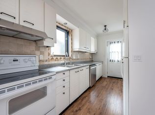 25 Tuxedo Ave N, Hamilton, ON L8H4P4