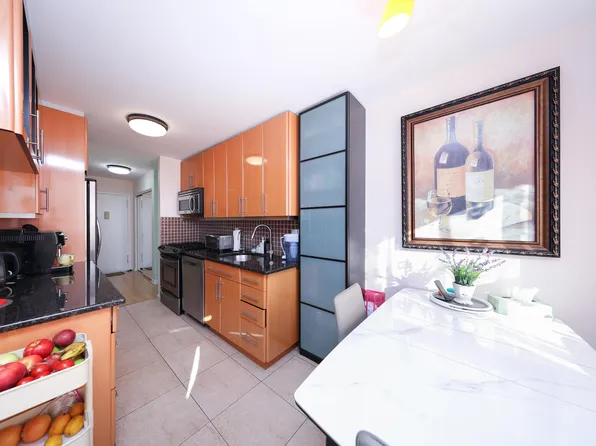 2475 West 16th Street image 12 of 18