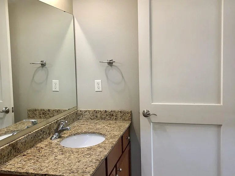 1808 N Warren Ave #302 — Photo 11