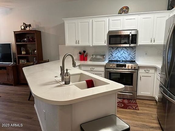 3rd image of 1718 W Colter St Unit 143