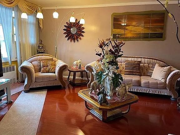 3rd image of 10215 Avenue K