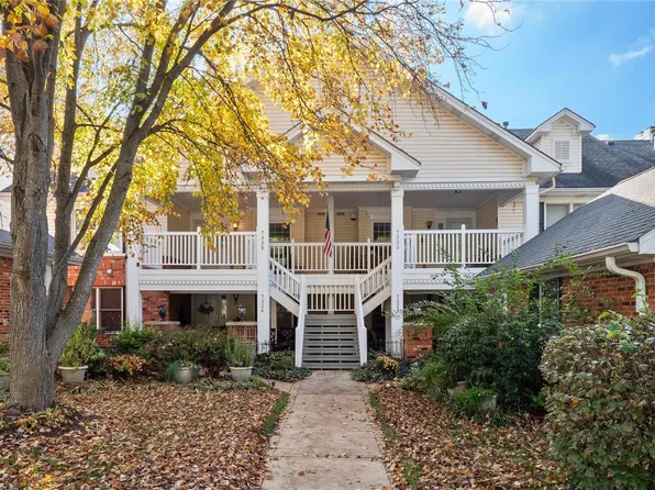 7326 Whitehall Colonial Ln, Saint Louis, MO 63119