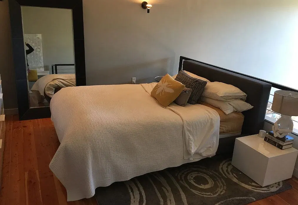 1 bed, 1.5 bath, 992 sqft, $2,200 — Photo 3