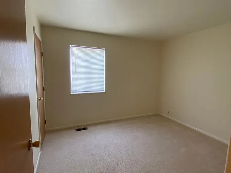 2901 & 2905 Poplar St #&-410 — Photo 14