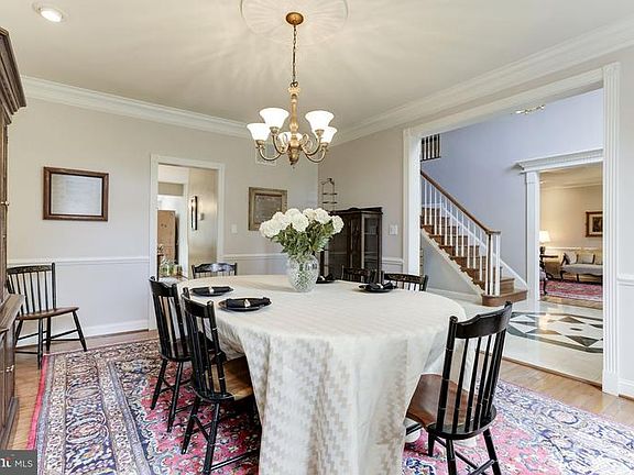 4th image of 10200 Cross Haven Ct