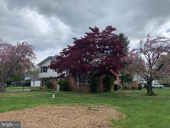 2nd image of 202 Wildman St NE