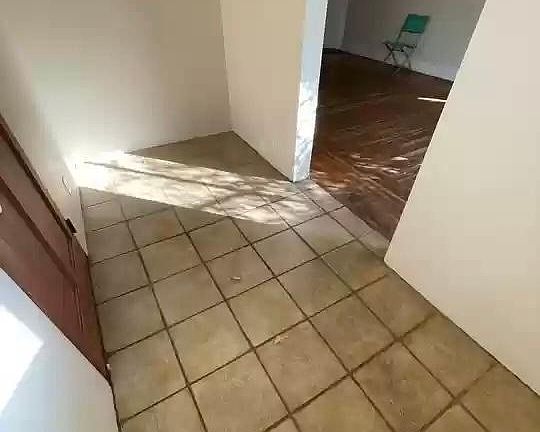 3rd image of 1012 S Windsor St