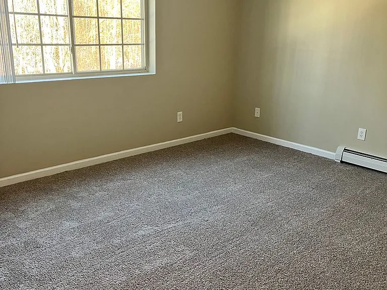 Lakepointe Apartment Homes — Photo 11