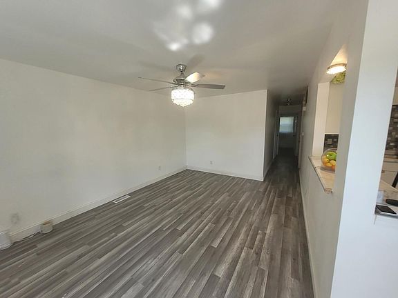 2nd image of 218 N Illinois Ave