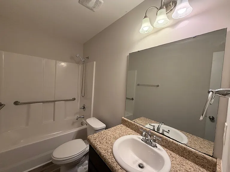 110 Henry St — Photo 23