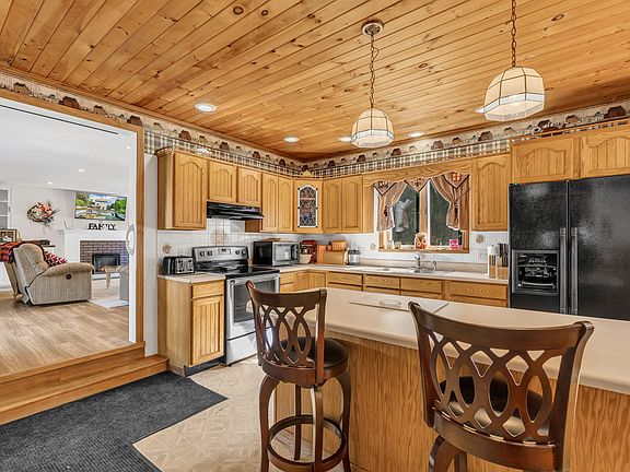 5th image of 685 Prospect Avenue