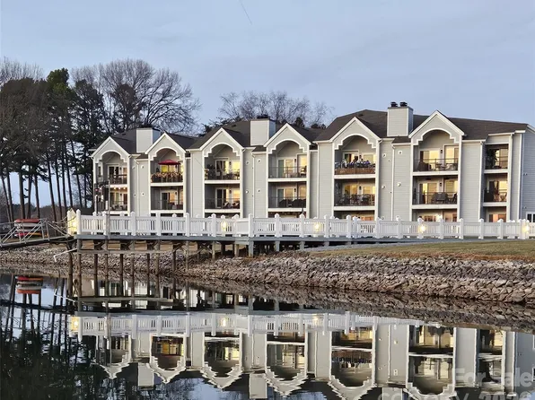 18709 Nautical Dr APT 305, Cornelius, NC 28031