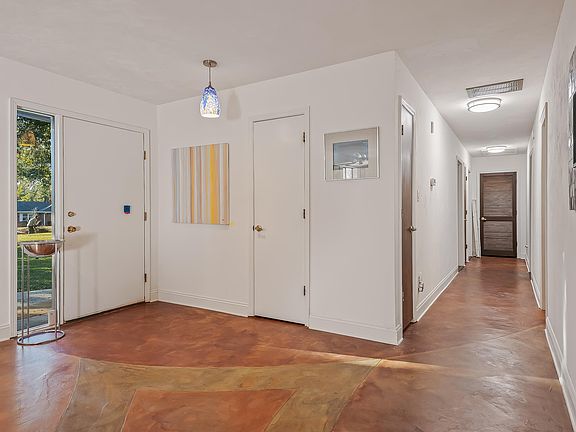 4th image of 2331 Tour Eiffel Dr