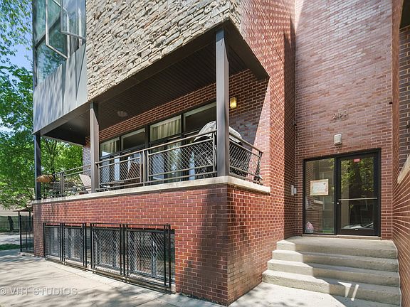 2nd image of 2150 W McLean Ave APT 1W