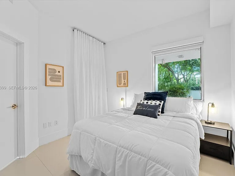 2020 N Bayshore Dr #605 — Photo 23