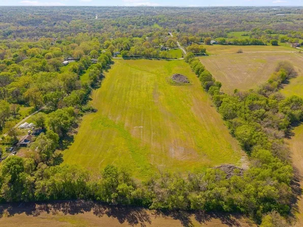 701 S Jones Rd, Independence, MO 64056