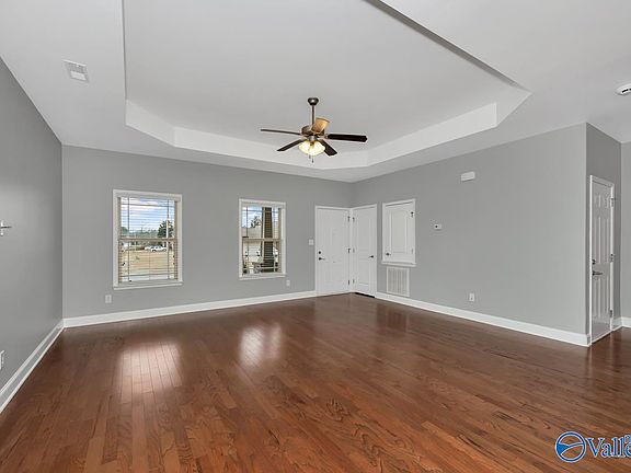 5th image of 273 Lazy Oak Dr