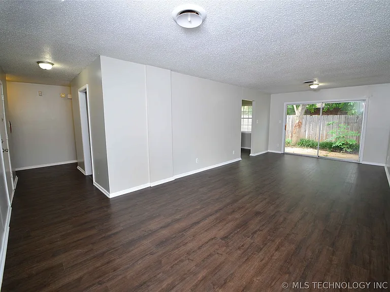 4713 S Fulton Pl — Photo 4