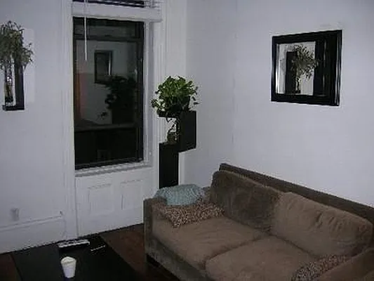 Rented by Bank Neary | media 7