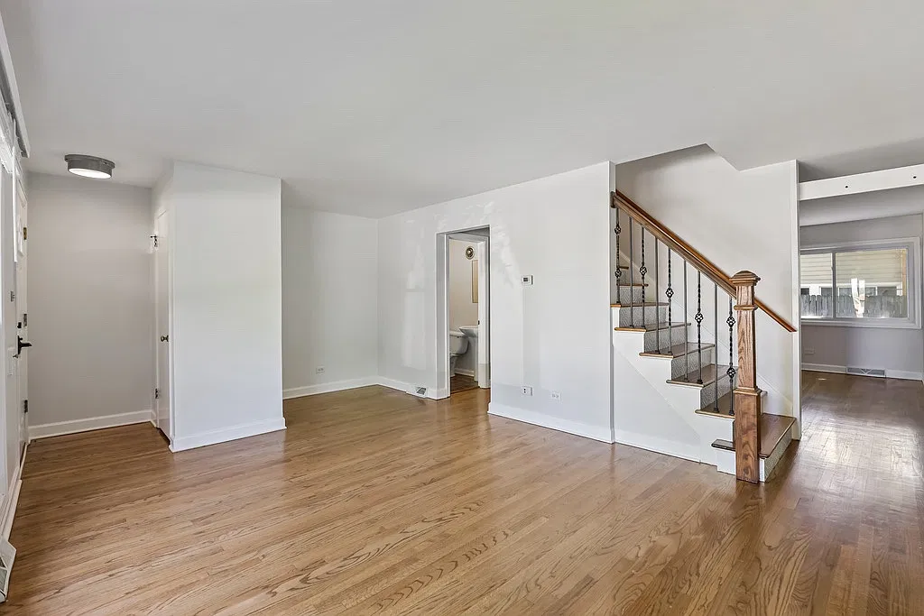 4 bed, 2.5 bath, 1340 sqft, $3,200 — Photo 2