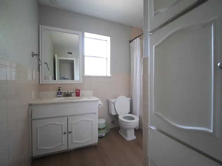 3828 W 7th St #1 — Photo 10