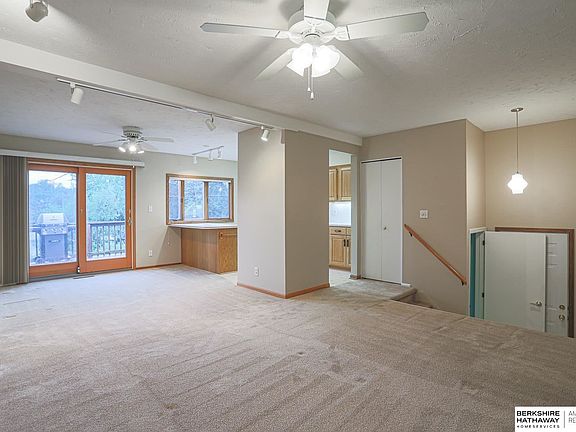 4th image of 11823 Elm St