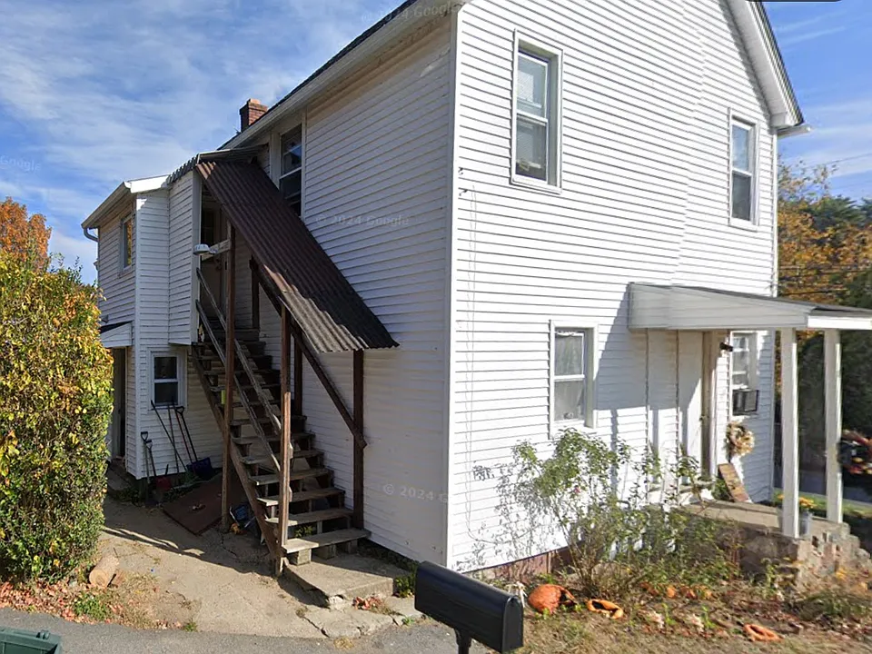 87 Kearney St #2