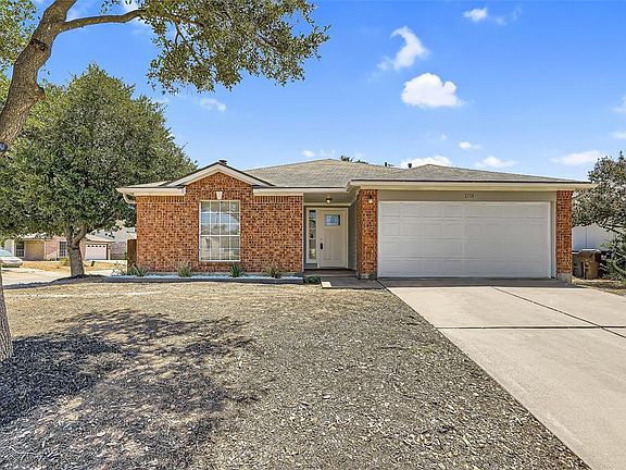 2nd image of 1701 Hollow Tree Blvd