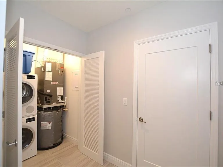 1500 State St #603 — Photo 15
