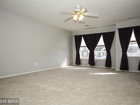 5th image of 1812 Earl Dr