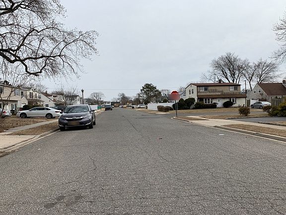 5th image of 66 Sycamore Ln