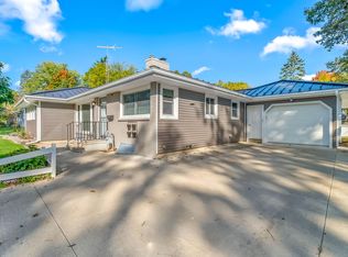 31 W Hallett St, Hillsdale, MI 49242