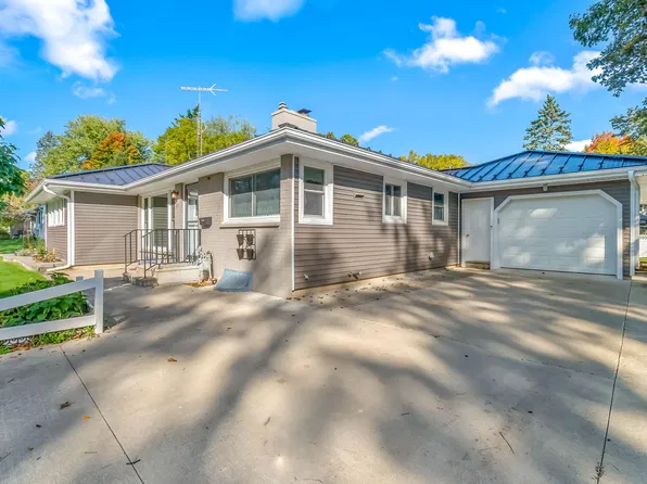 31 W Hallett St, Hillsdale, MI 49242