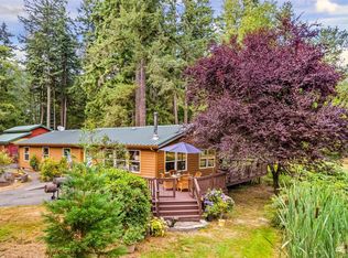 6653 Duck Pond Ln, Clinton, WA 98236