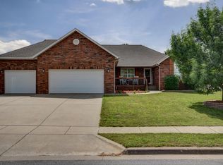 1465 Eastland Ave, Springfield, MO 65802